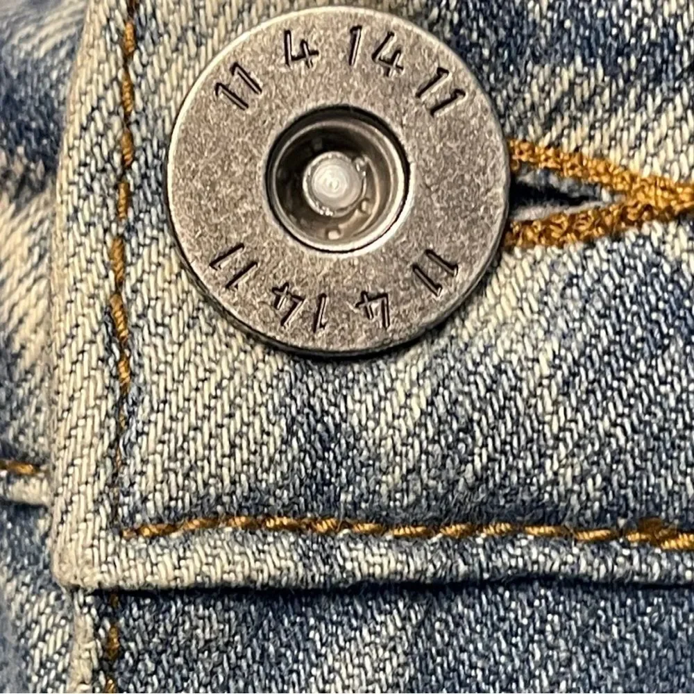 KDNK 11 4 14 11 Destroyed Jeans with Zipper Ankles size 31